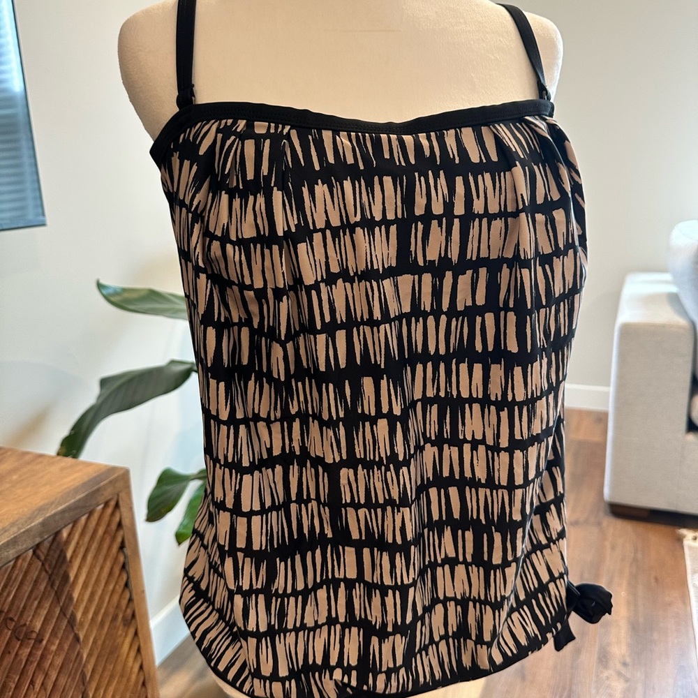 SWIM Island Escape Women's Coral Gables Tie-Hem Tankini Swim Top